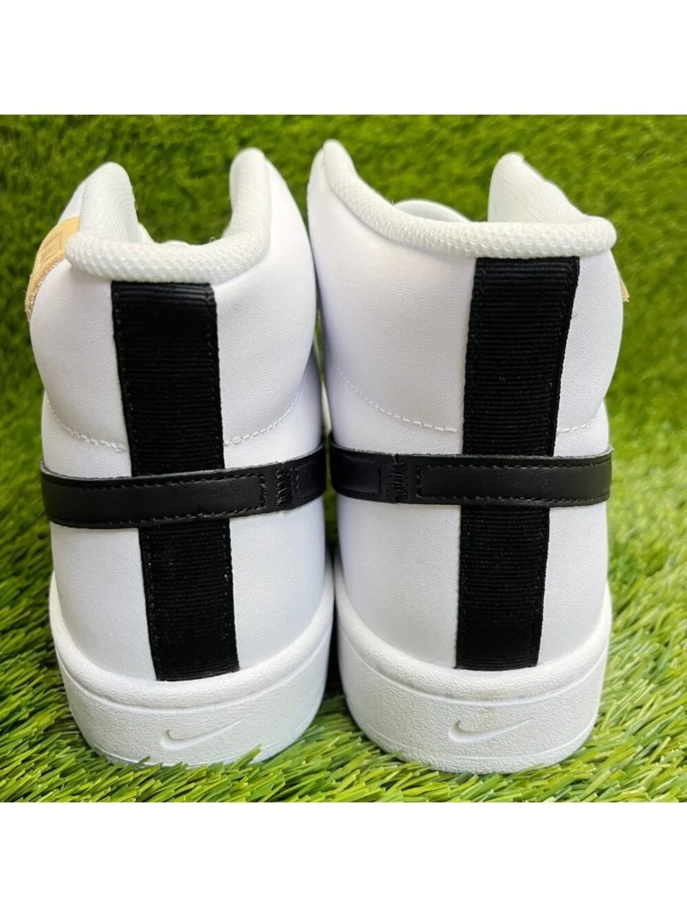 Nike Court Royale 2 Mid Mens Size 11 White Athletic Leather Shoes Sneakers